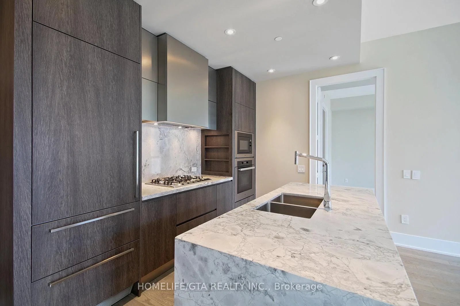 118 Merchants' Wharf | Leased